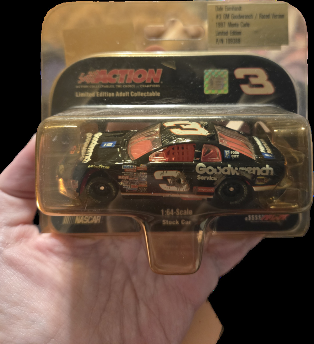 Dale Earnhardt #3 Goodwrench 1997 Monte Carlo Raced 1:64 Action NASCAR